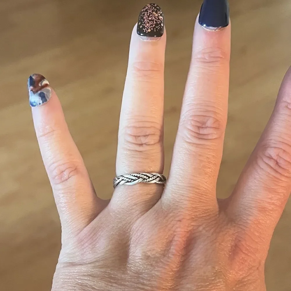 The Dainty Weave Ring in antiqued 925 silver